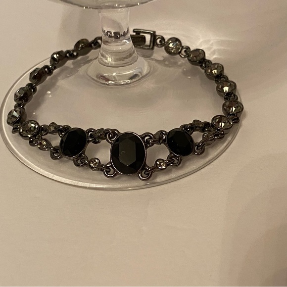GIVENCHY BRACELET LINKS GUNMETAL COLOR BLACK GRAY FACETED CRYSTALS SIGNED